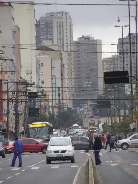 primeiro dia de inverno com céu nublado em Porto Alegre