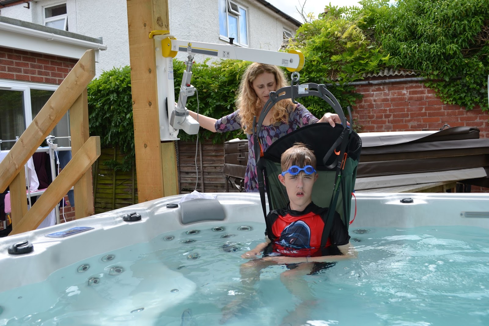 Mobility Products for Disabled People Disabled Access Hoist for Hot Tubs