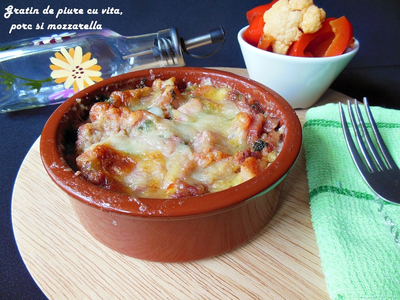 Gratin de piure cu vita, porc si mozzarella