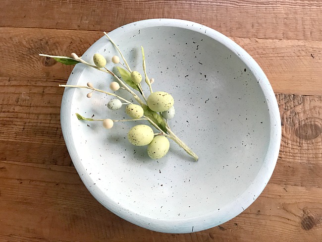 Speckled egg wooden bowl DIY for Easter
