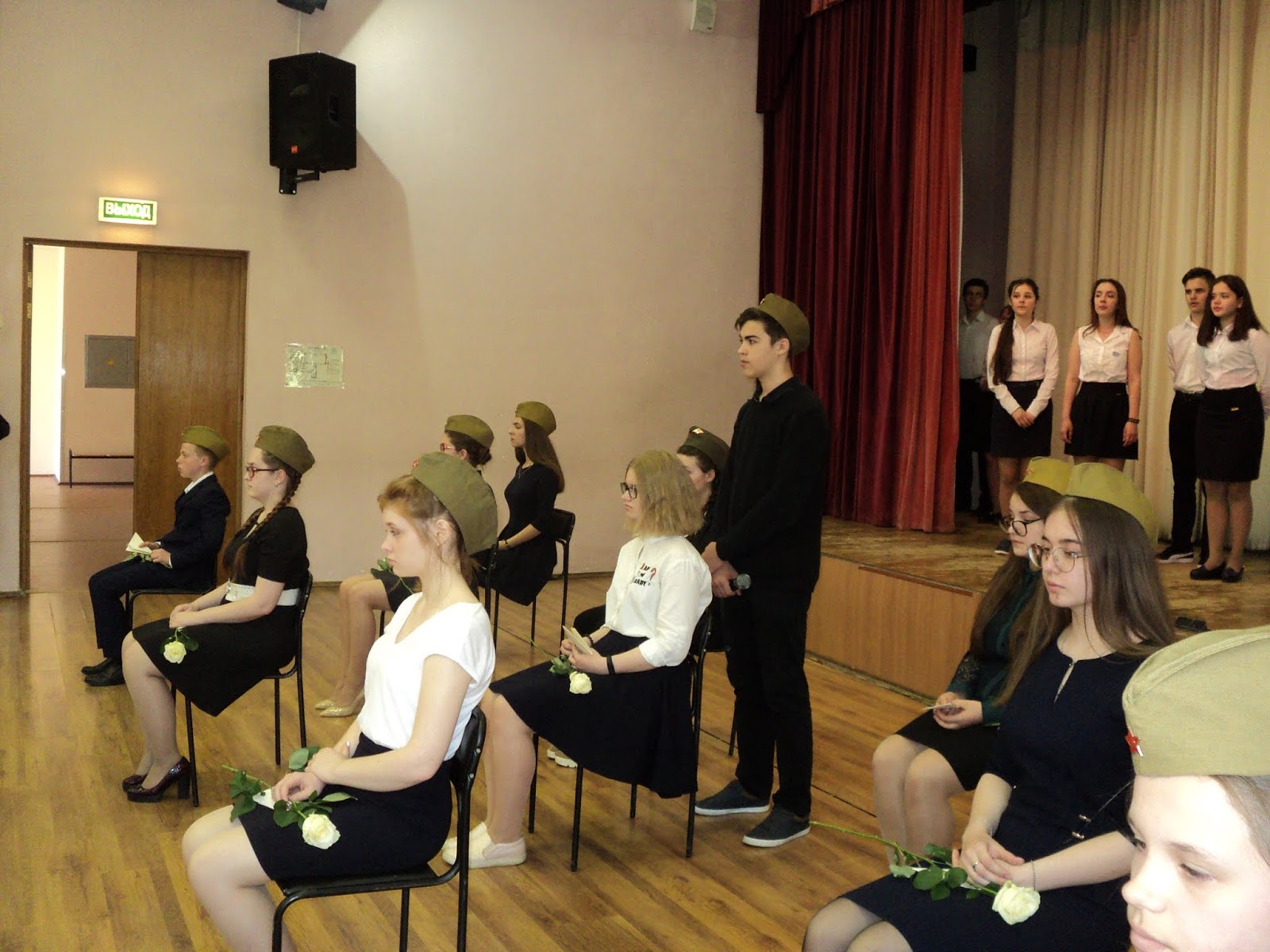 школа им ломоносова москва