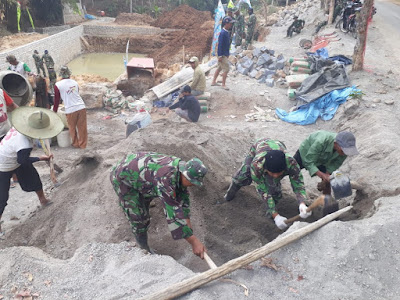 PAK TUA TETAP PERKASA DEMI MEMAJUKAN DESANYA