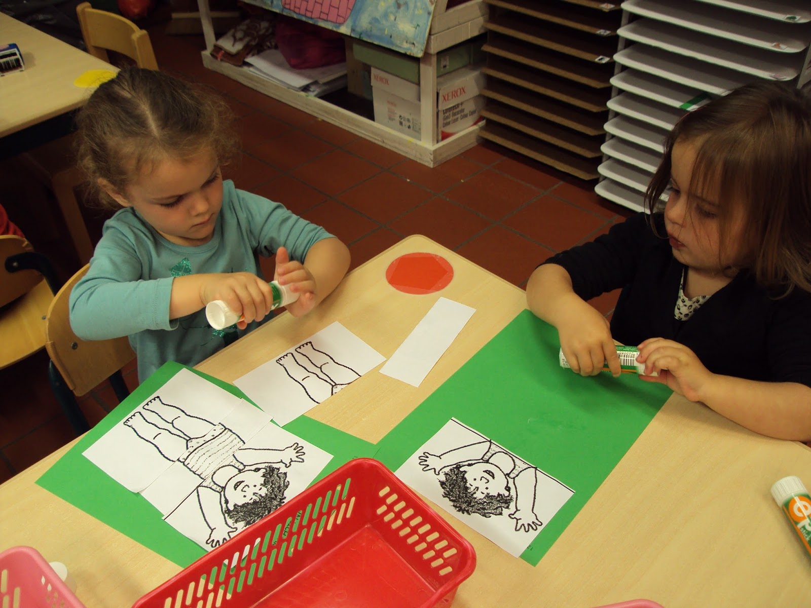 1ste kleuterklas B: Thema: Mijn lichaam