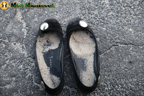 Sapatos Cheios de Areia