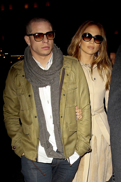Hollywood Super Stars: Jennifer Lopez with boyfriend Casper Smart Dance ...