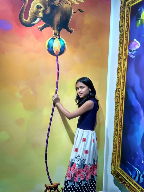 3 Dimensional painting on wall of circus 3 Dimensional painting on wall of circus