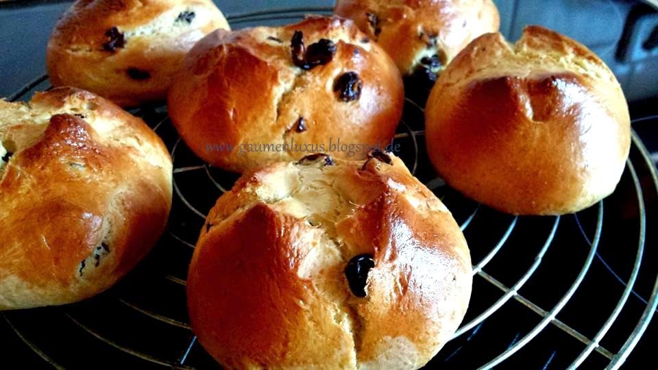 Gaumenluxus: Leckere Rosinen/- Schokobrötchen!