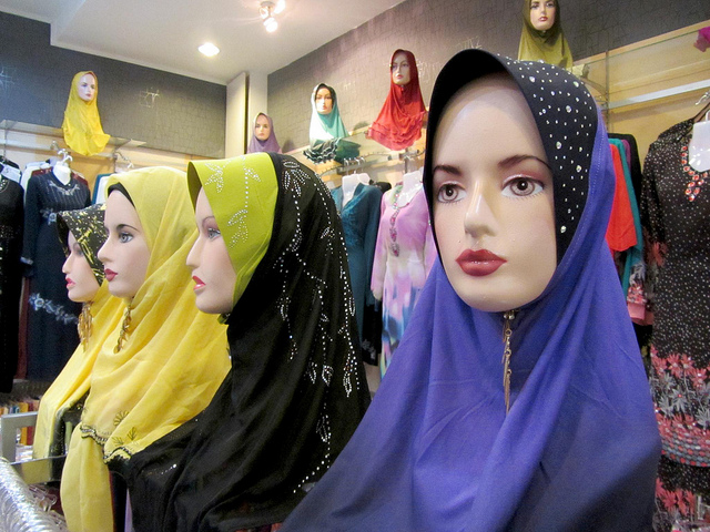 Hijab Styles for Everyone www.igvv.blogspot.com