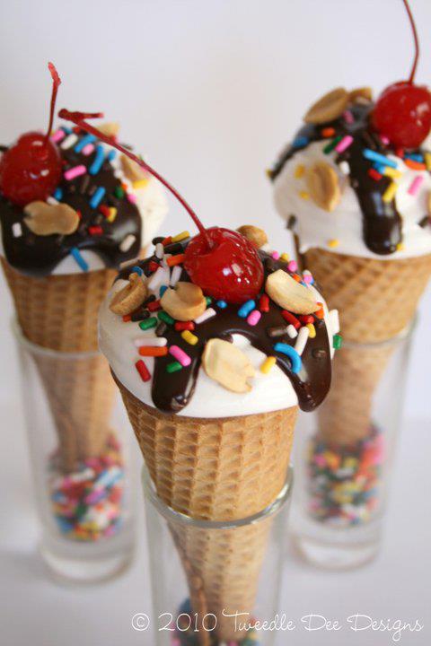 Oh Sweet Bakery: I Scream, You Scream! Ice Cream Cone Cupcakes