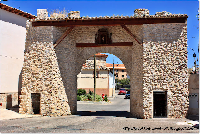 Puerta de Ocaña o de San Cristóbal, Yepes