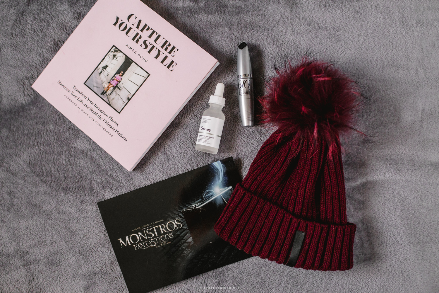 The five items that were my favourites during November. Beauty, skincare, movies, books and acessories.