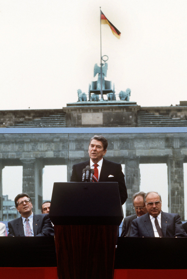 Reagan and the berlin wall picture