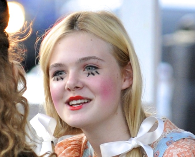 Elle Fanning Style » Your 1 Source for Elle Fanning's wardrobe