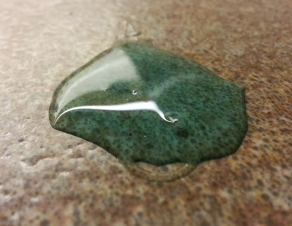 quinoderm antibacterial face wash