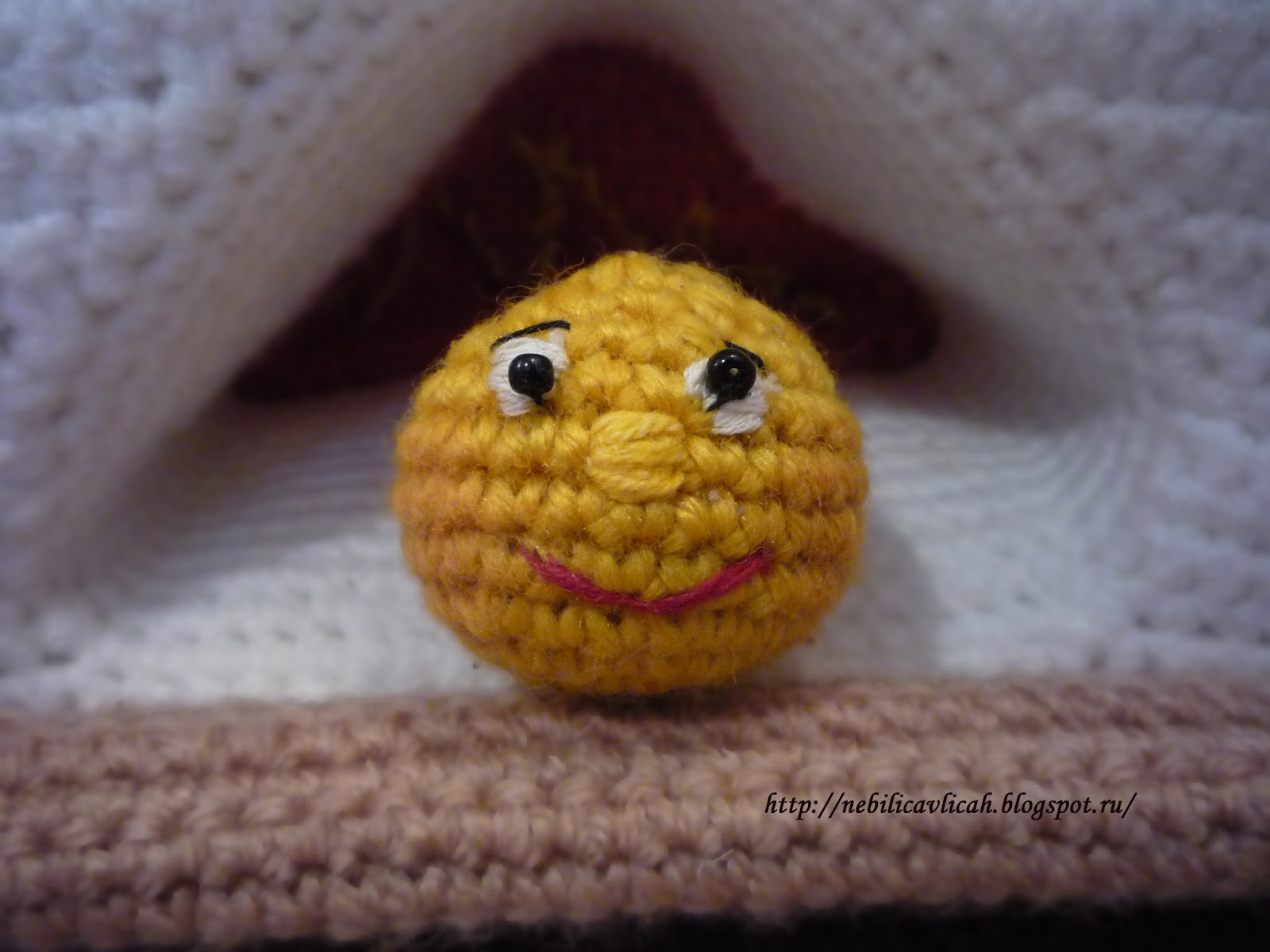 вязаные игрушки колобок. колобок амигуруми. колобок крючком. колобок крючком. колобок вязаный крючком.