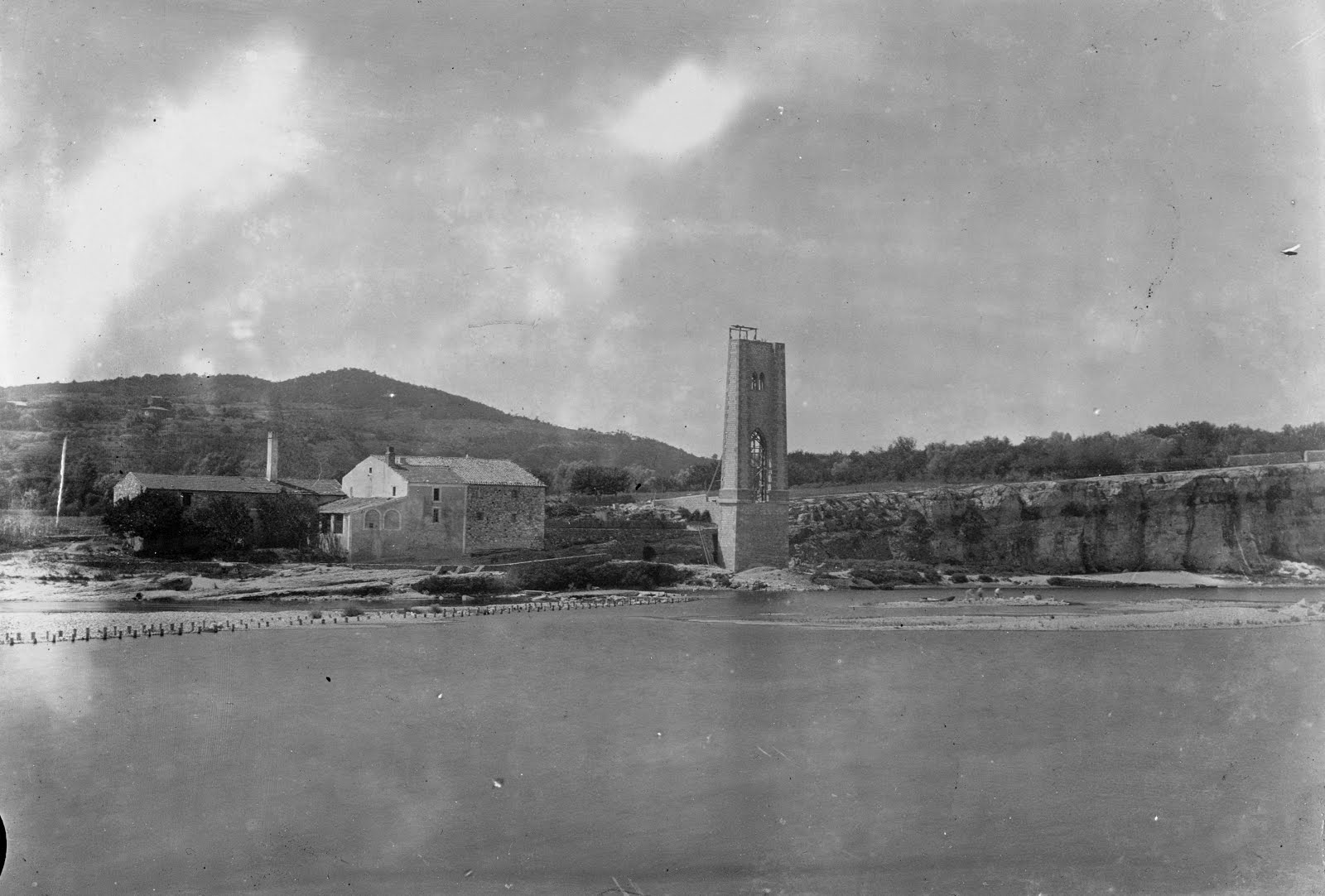 LE PONT SUSPENDU DE St MARTIN EN CONSTRUCTION Photo Claude MEUNIER