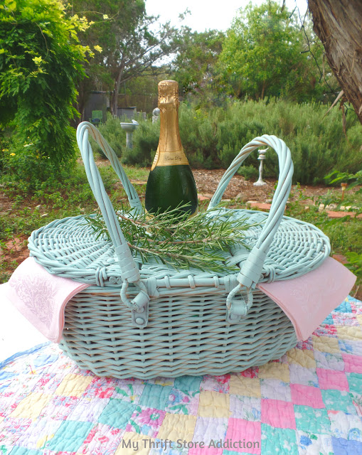 romantic vintage picnic tablescape