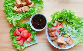 Bún đậu nước tương chả giò