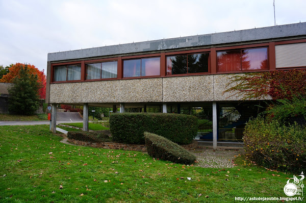 Nantes - Faculté de sciences - La Lombarderie  Architectes: Louis Arretche, Georges Tourry, Yves Liberge  mosaïque: Yves Trévédy  Projet / Construction: 1959 - 1967 