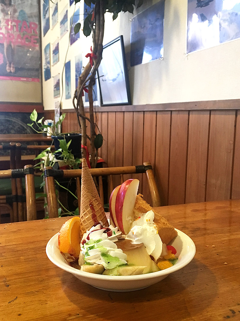 静岡県佐鳴湖畔にある喫茶店『喫茶飛行場』のプリンハリウッドサンディ