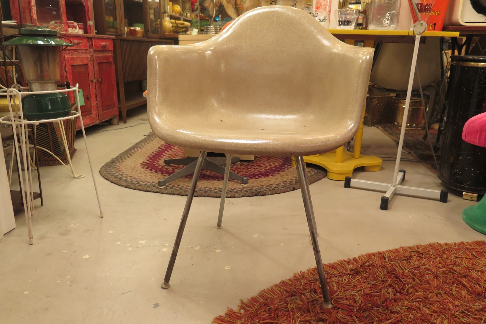 WANT ANTIQUE inc.: Vintage Eames Chair【LIFE STORE】
