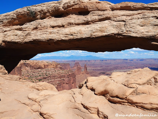Mesa Arch (Canyonlands National Park)