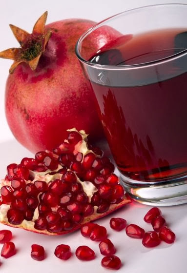 Pomegranate seeds and juice