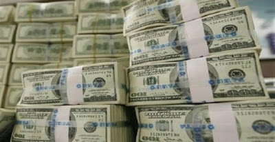 اخفى 20 مليون دولار اسفل سريره داخل شقته فشاهد ماذا حدث ؟! اخفى 20 مليون دولار اسفل سريره داخل شقته فشاهد ماذا حدث ؟!