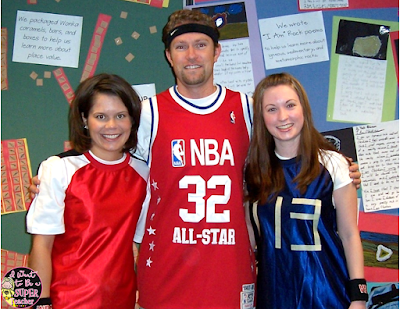 5 quick and easy ideas for teacher Halloween costumes! Need something easy and creative for yourself or elementary grade level group? Check out these super simple DIY costume ideas that can be made with items in your closet! 5 quick and easy ideas for teacher Halloween costumes! Need something easy and creative for yourself or elementary grade level group? Check out these super simple DIY costume ideas that can be made with items in your closet!