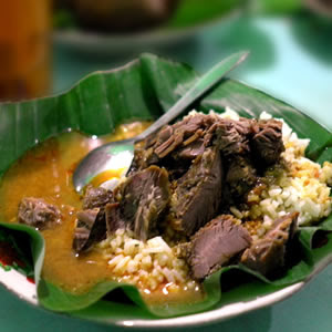 Resep Nasi Gandul di jawa memang populer dengan sajian ini Resep Nasi Gandul