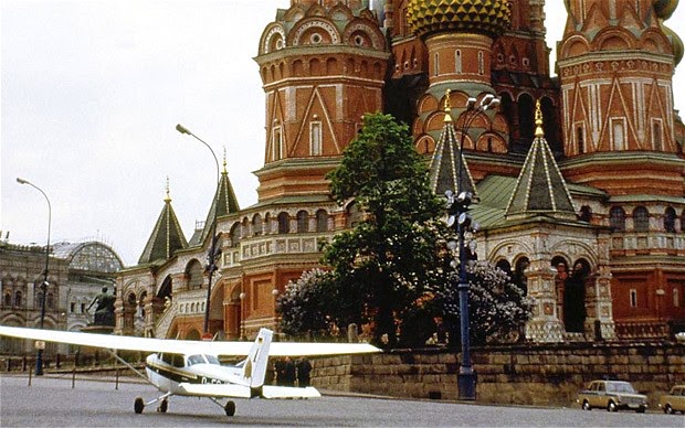 Ultimate Collection Of Rare Historical Photos. A Big Piece Of History (200 Pictures) - Mathias Rust's Cessna on the Red Square