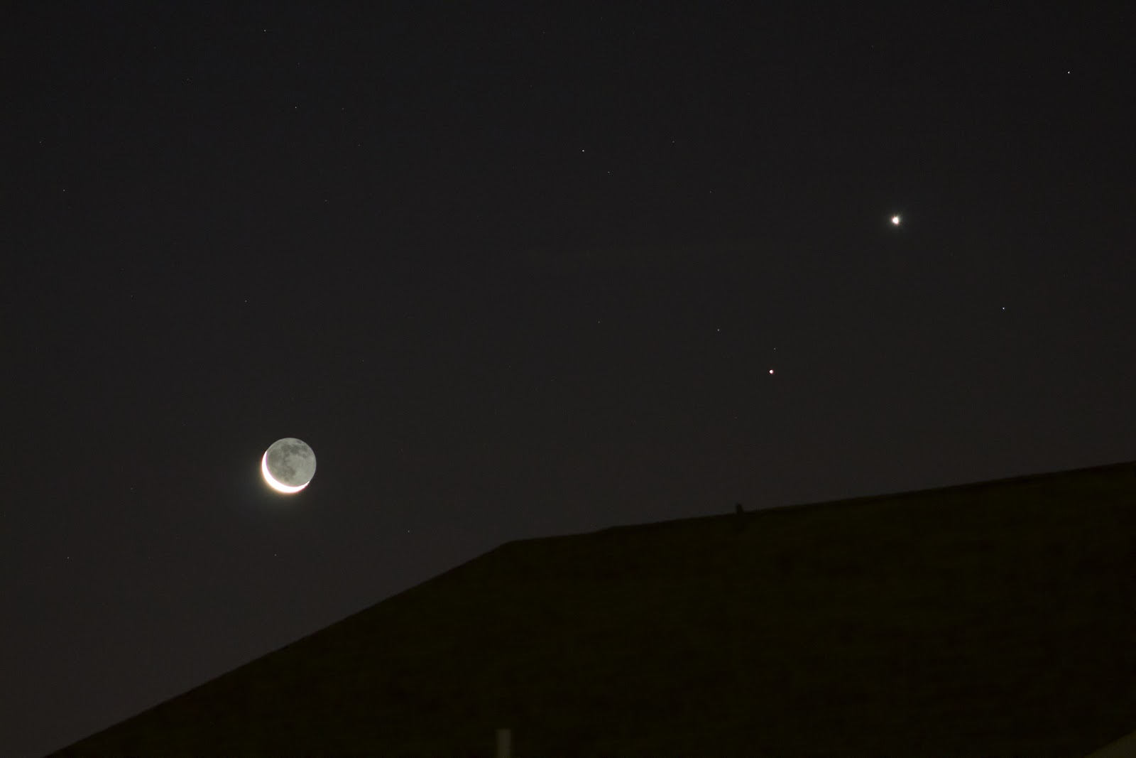 Venus, Saturn, and Crescent Moon January 7, 2016 [Stellar Neophyte