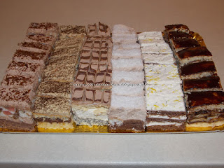 Prajituri asortate si saratele pentru Ema