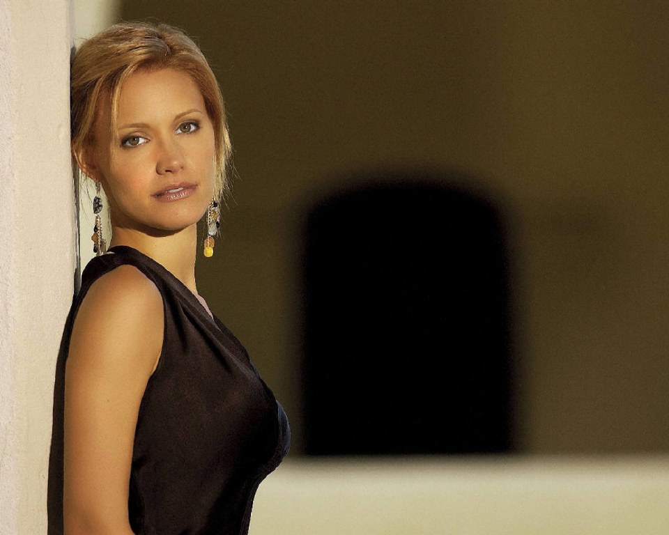 Hollywood Actress Gallery: KaDee Strickland Wallpaper Gallery