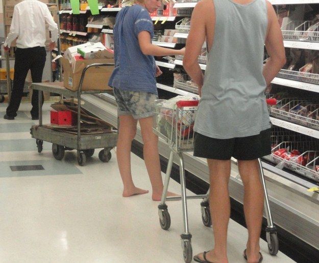 Breakfast with Tiffany WOW 01 Barefoot in New Zealand