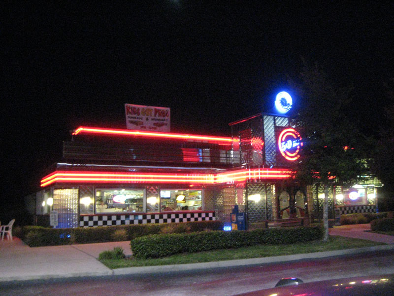 Watch Me Eat 5 & Diner in Orlando, FL