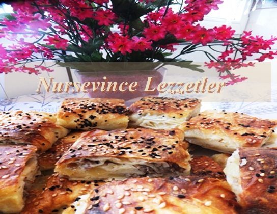 Hazır Yufka İle Yumuşak Rulo Börek Tarifi Yemek Tarifleri