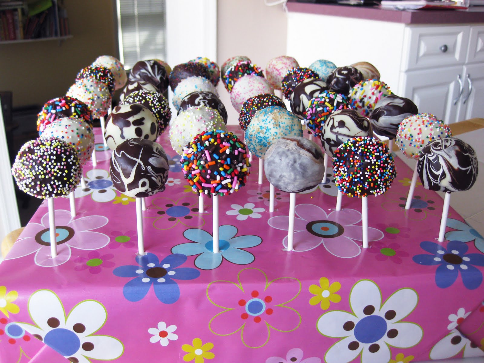 Cake Pops Tips and Tricks | Gwen&amp;#39;s Kitchen Creations