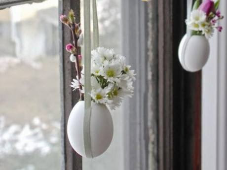 Decorate the house for Easter