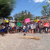 REGIÃO / Em protesto, alunos do G.E.G.V interditam rua por falta de quebra-molas em frente a escola em Mairi