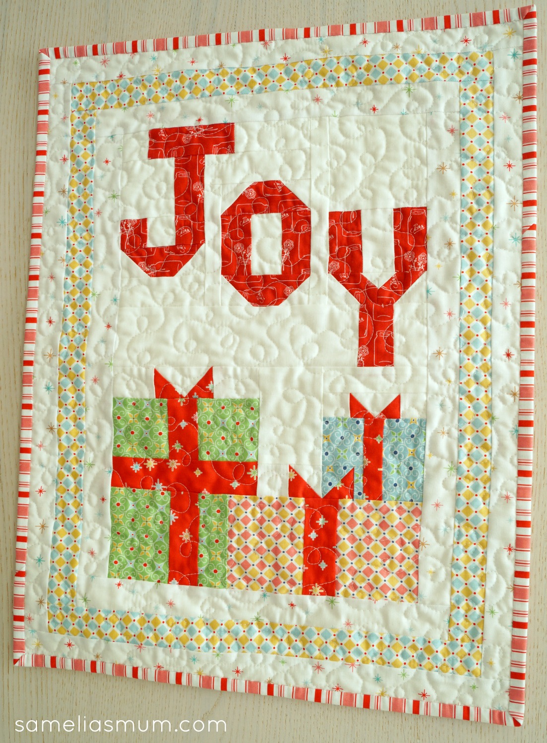 Holiday Wishes Blog Tour Comfort & Joy Mini Quilt Samelia's Mum