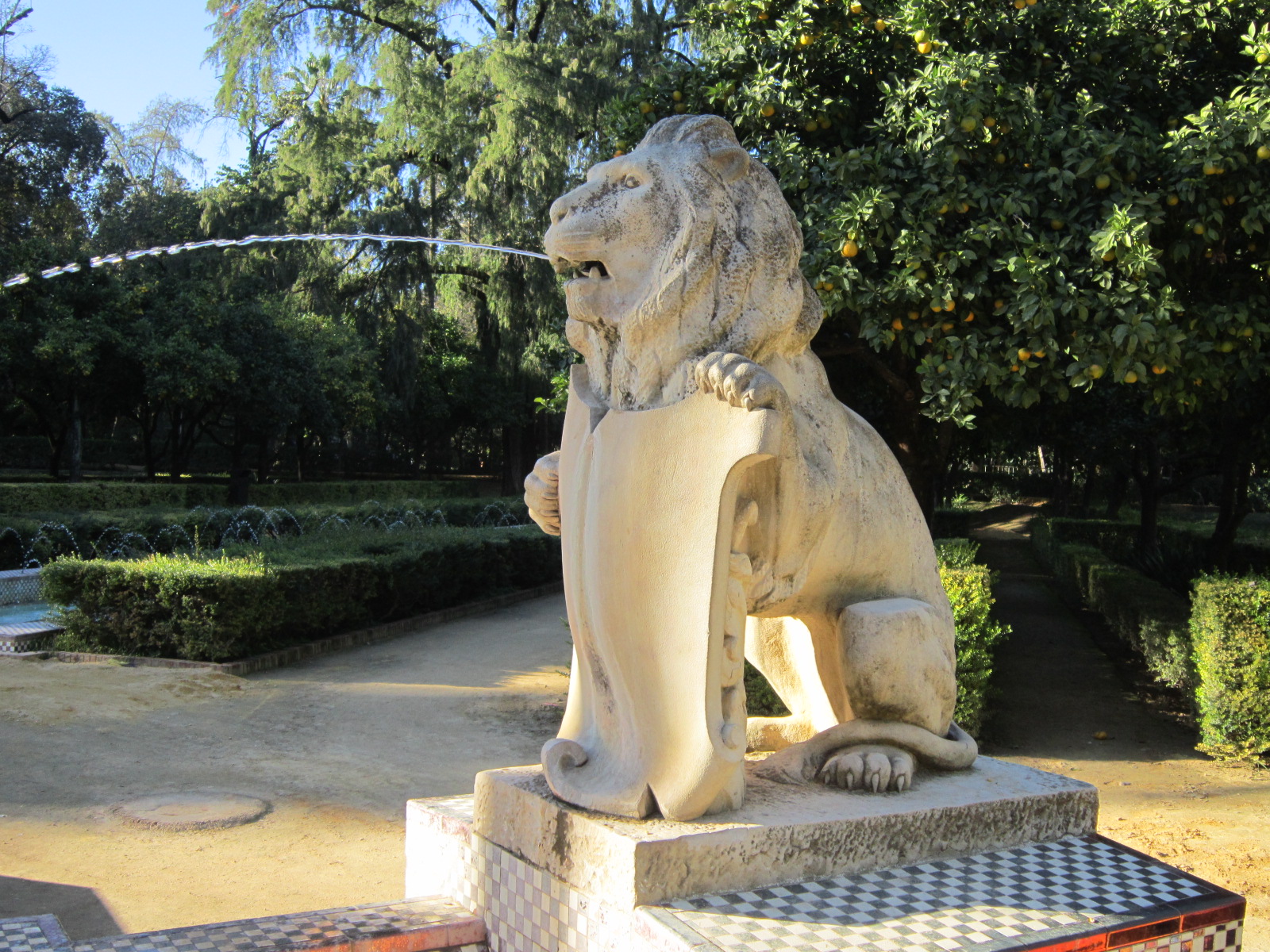 SEVILLA, VIDA Y LEYENDA EL JARDÍN DE LOS LEONES, EN