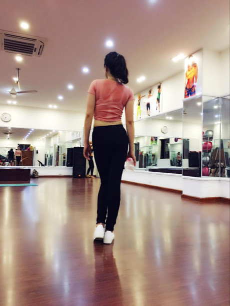 Buc anh doi lap gay bao cua hot girl ngan hang - Anh 5