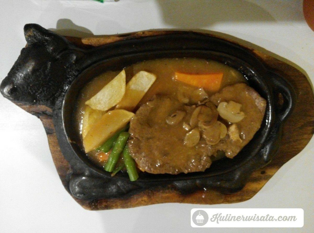 Waroeng Steak and Shake Kuliner Wisata