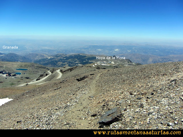 Ruta Hoya de la Mora - Veleta: Bajando de la cima del Veleta a Hoya de la Mora