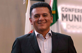 Fredy Marrufo Martín recibe Premio CONAMM a la Excelencia Municipal 2015