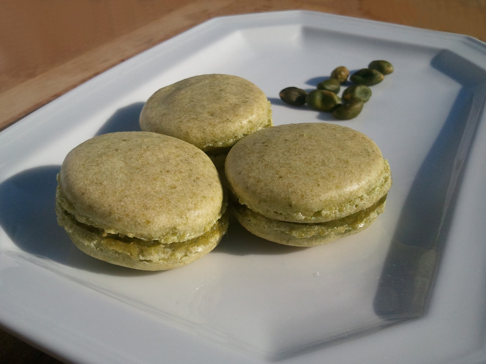 Miri's Kitchen: Pistazien Macarons Miri's Kitchen: Pistazien Macarons