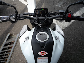 Blueskyfuji ホンダ新型cb125rはミディアムレアを楽しむ極上125 8時間試乗インプレッション