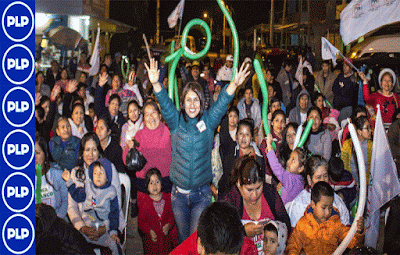 Mujer comprometida salud pueblo…