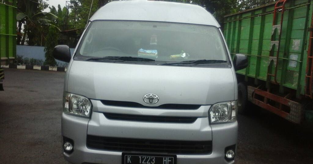 Gold Rent Car Toyota Hiace